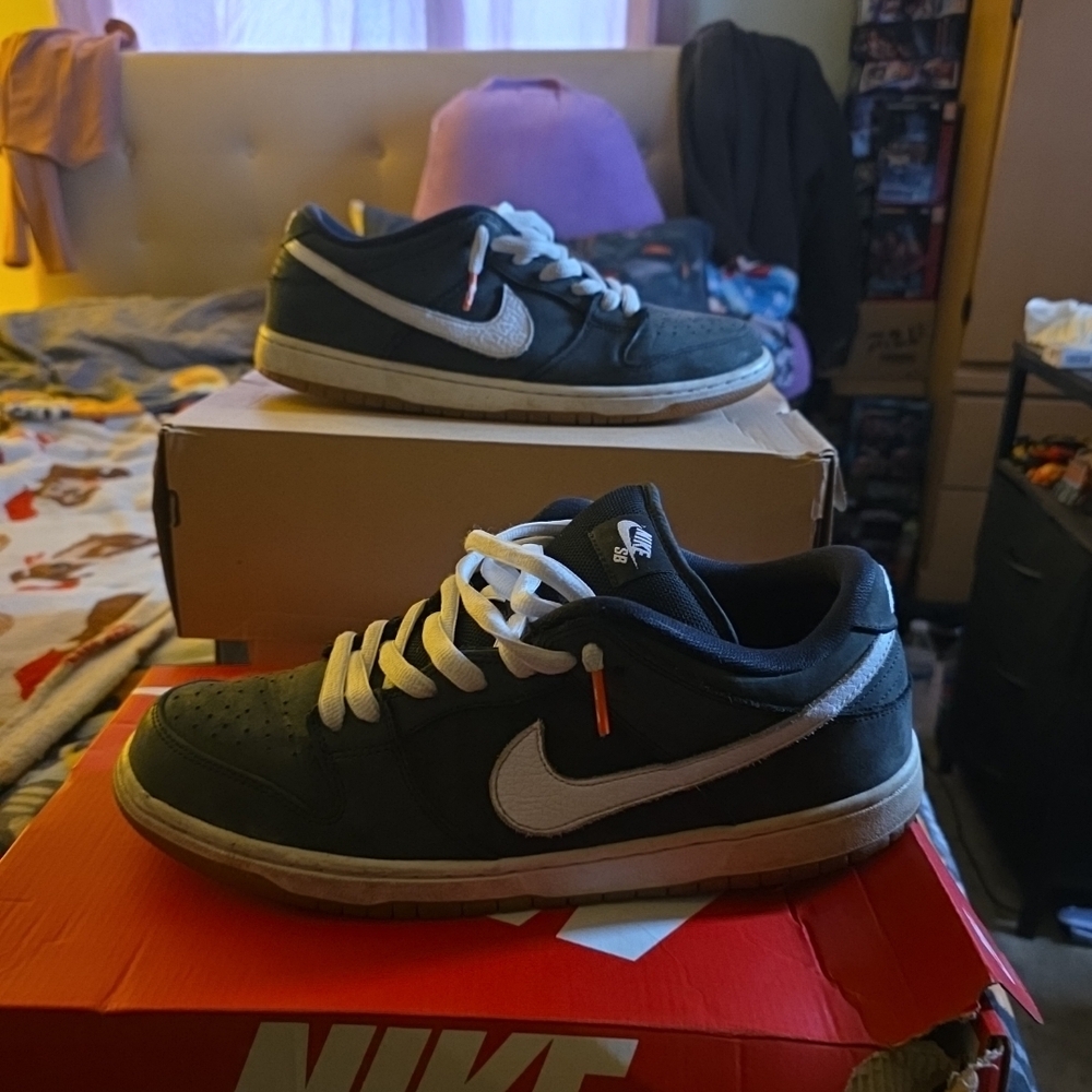 Nike Men's Black and White Sneakers